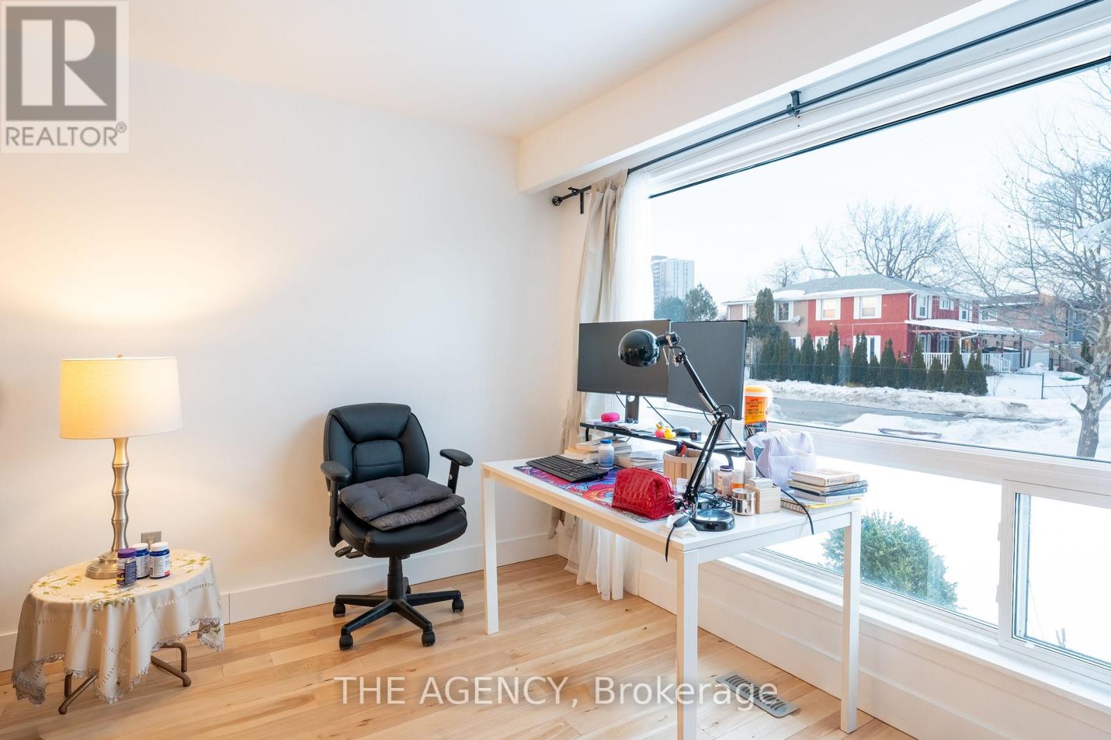 65 Cloverdale Drive, Brampton, Ontario  L6T 2T5 - Photo 7 - W12812782