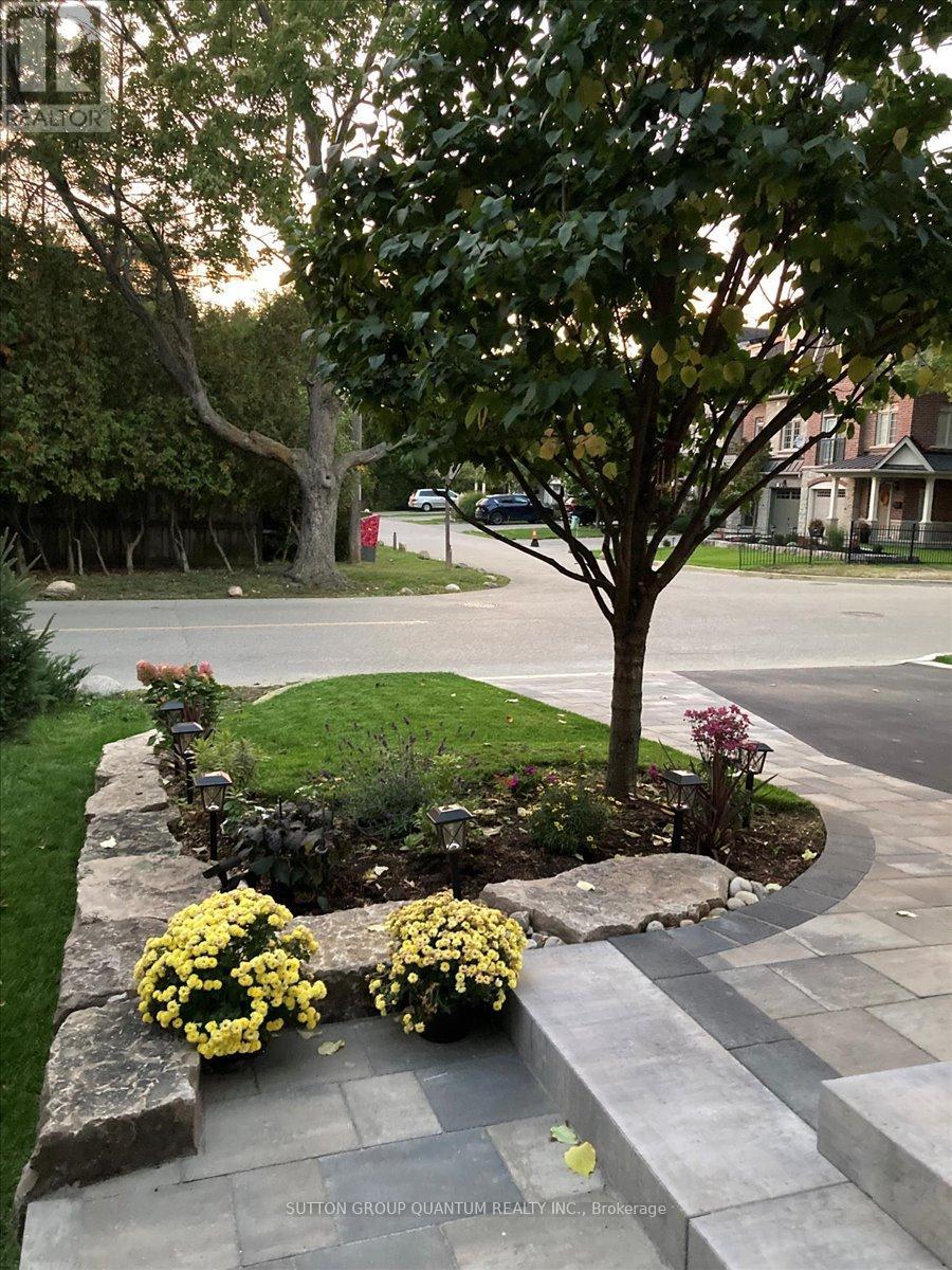 32 Harborn Road, Mississauga, Ontario  L5B 1A4 - Photo 50 - W12812832