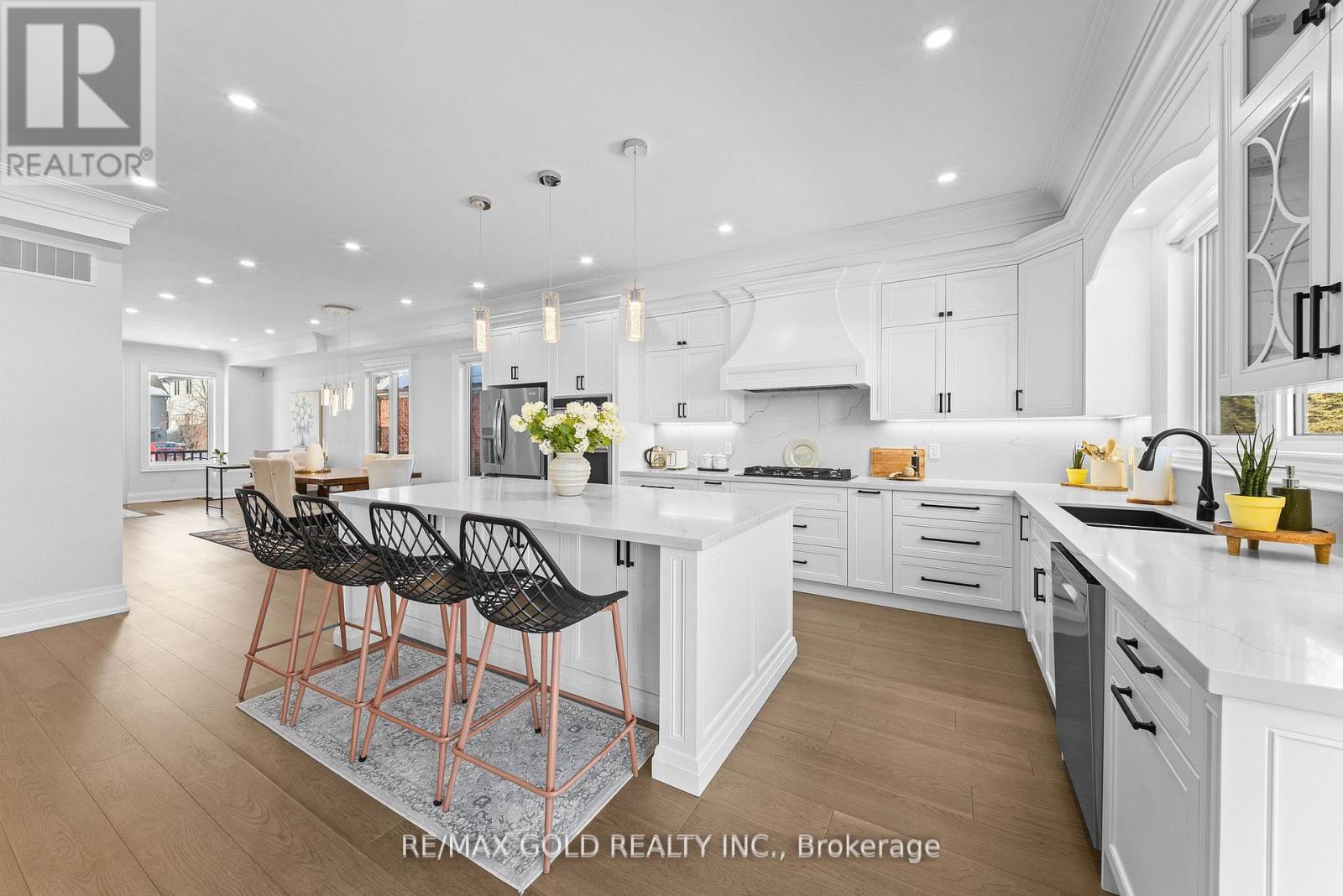 99 Twenty Seventh Street, Toronto, Ontario  M8W 2X6 - Photo 11 - W12812840