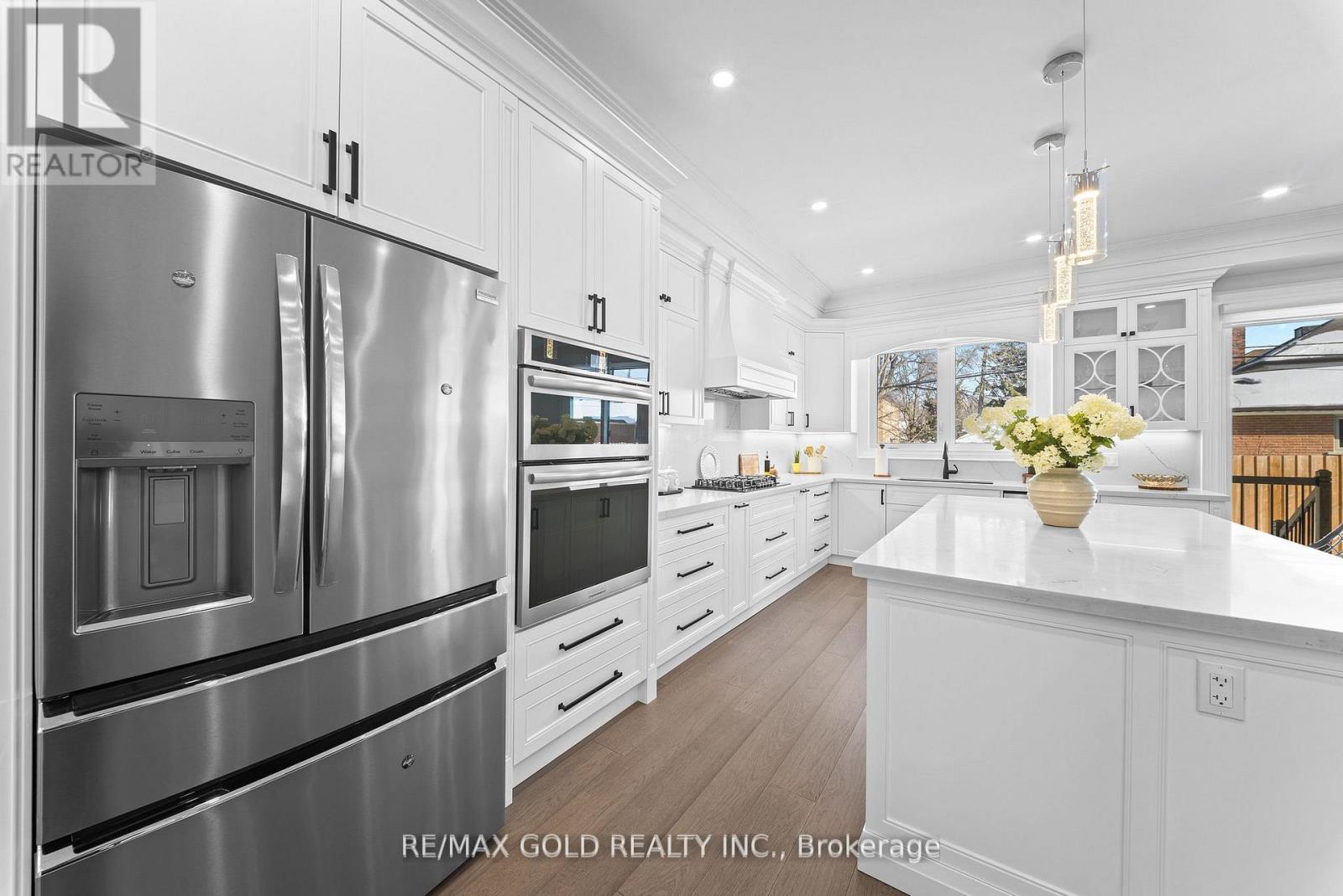 99 Twenty Seventh Street, Toronto, Ontario  M8W 2X6 - Photo 14 - W12812840