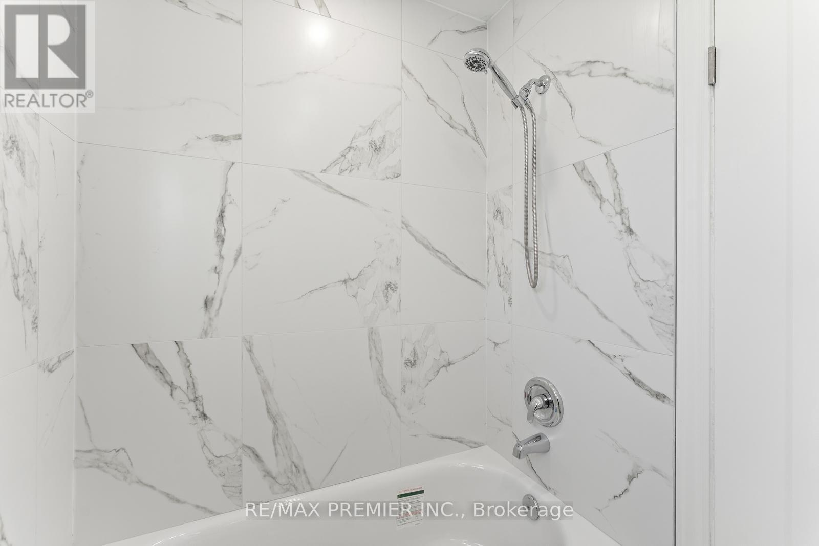 1013 Briar Hill Avenue, Toronto, Ontario  M6B 1M6 - Photo 19 - W12812856