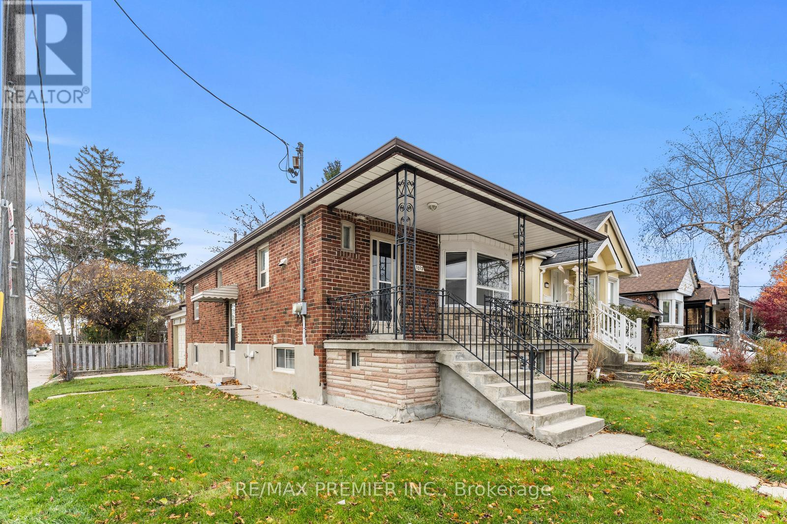 1013 Briar Hill Avenue, Toronto, Ontario  M6B 1M6 - Photo 2 - W12812856