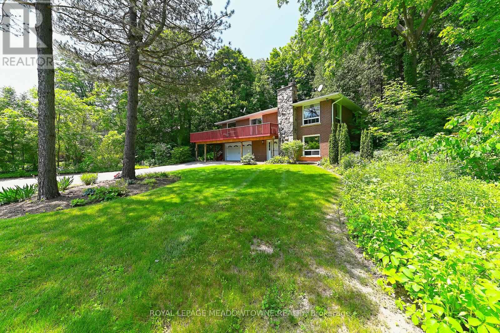 4 Ann Street, Halton Hills, Ontario  L7G 2V2 - Photo 3 - W12812886