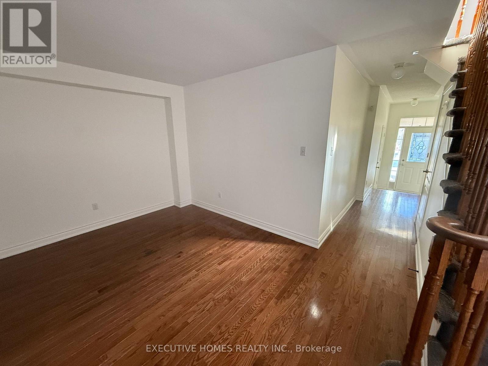 100 Sandcherry Crescent, Brampton, Ontario  L6R 3B2 - Photo 10 - W12812888