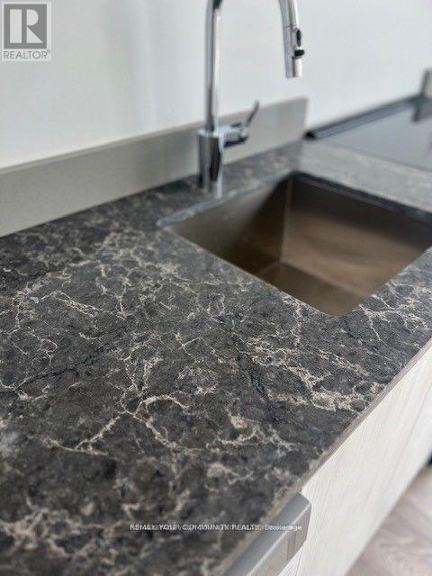 717 - 3100 Keele Street, Toronto, Ontario  M3M 0E1 - Photo 4 - W12812894