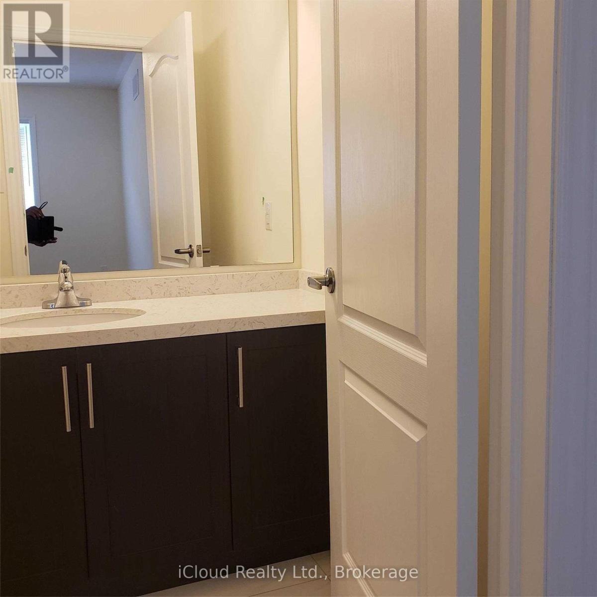 2nd & 3rd Floor - 41 Allegro Drive, Brampton, Ontario  L6Y 6J9 - Photo 12 - W12812964