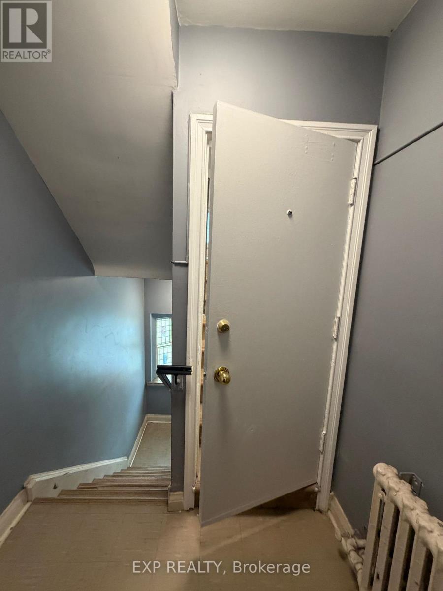 1 - 354 Annette Street, Toronto, Ontario  M6P 1R5 - Photo 6 - W12812966