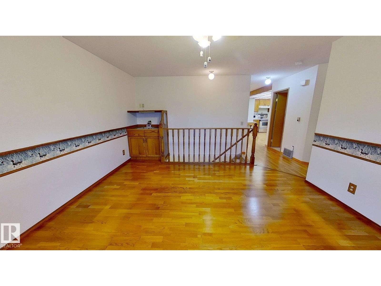 3924 56a Street Cl, Camrose, Alberta  T4V 4L1 - Photo 13 - E4460196