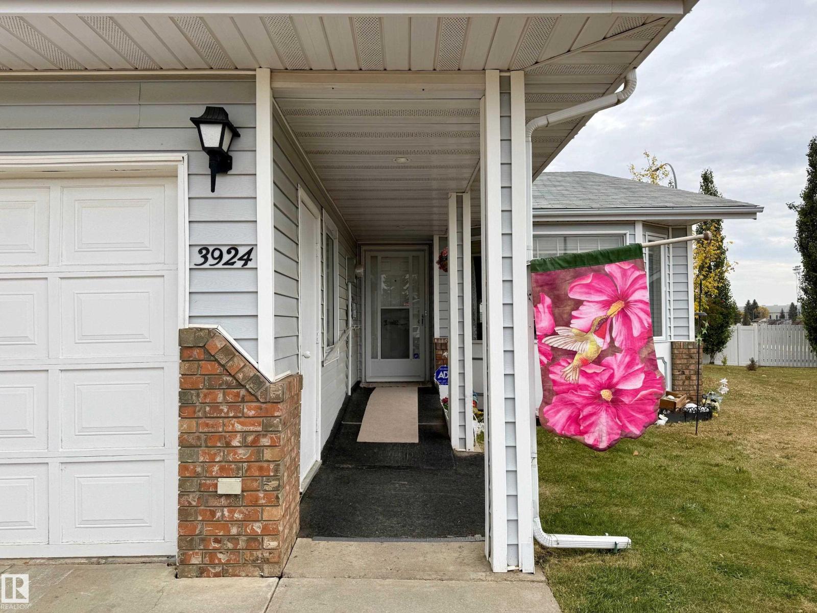 3924 56a Street Cl, Camrose, Alberta  T4V 4L1 - Photo 2 - E4460196