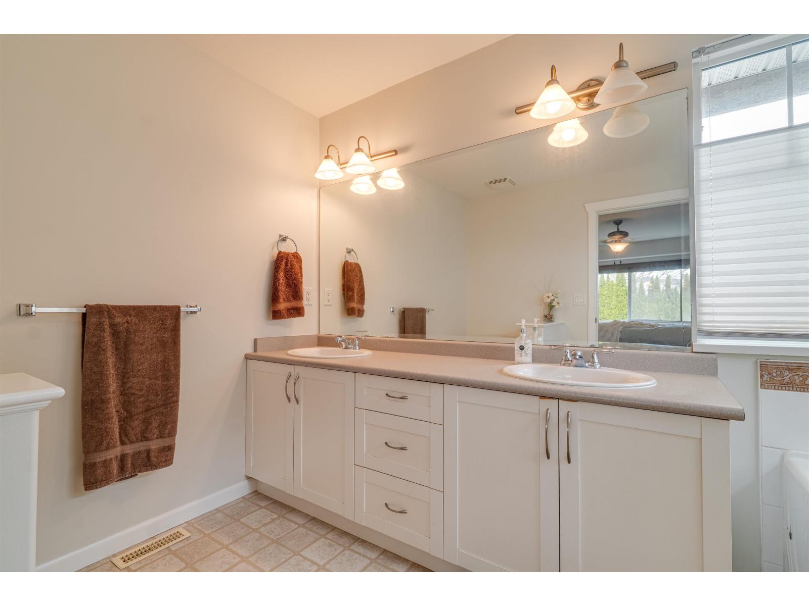 20199 70a Avenue, Langley, British Columbia  V2Y 2Y6 - Photo 5 - R3090166