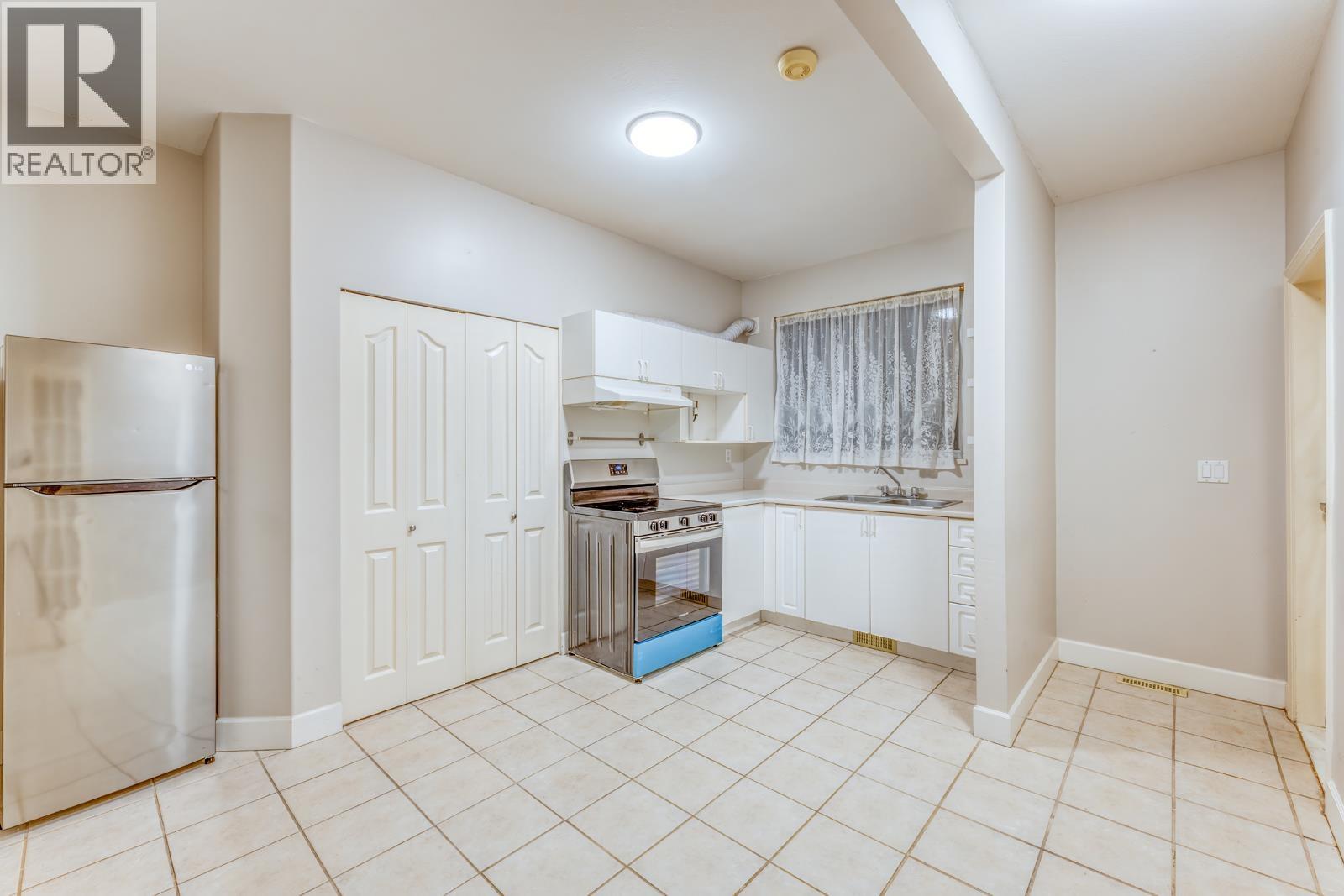 3095 Cardinal Court, Coquitlam, British Columbia  V3E 3C4 - Photo 12 - R3092472