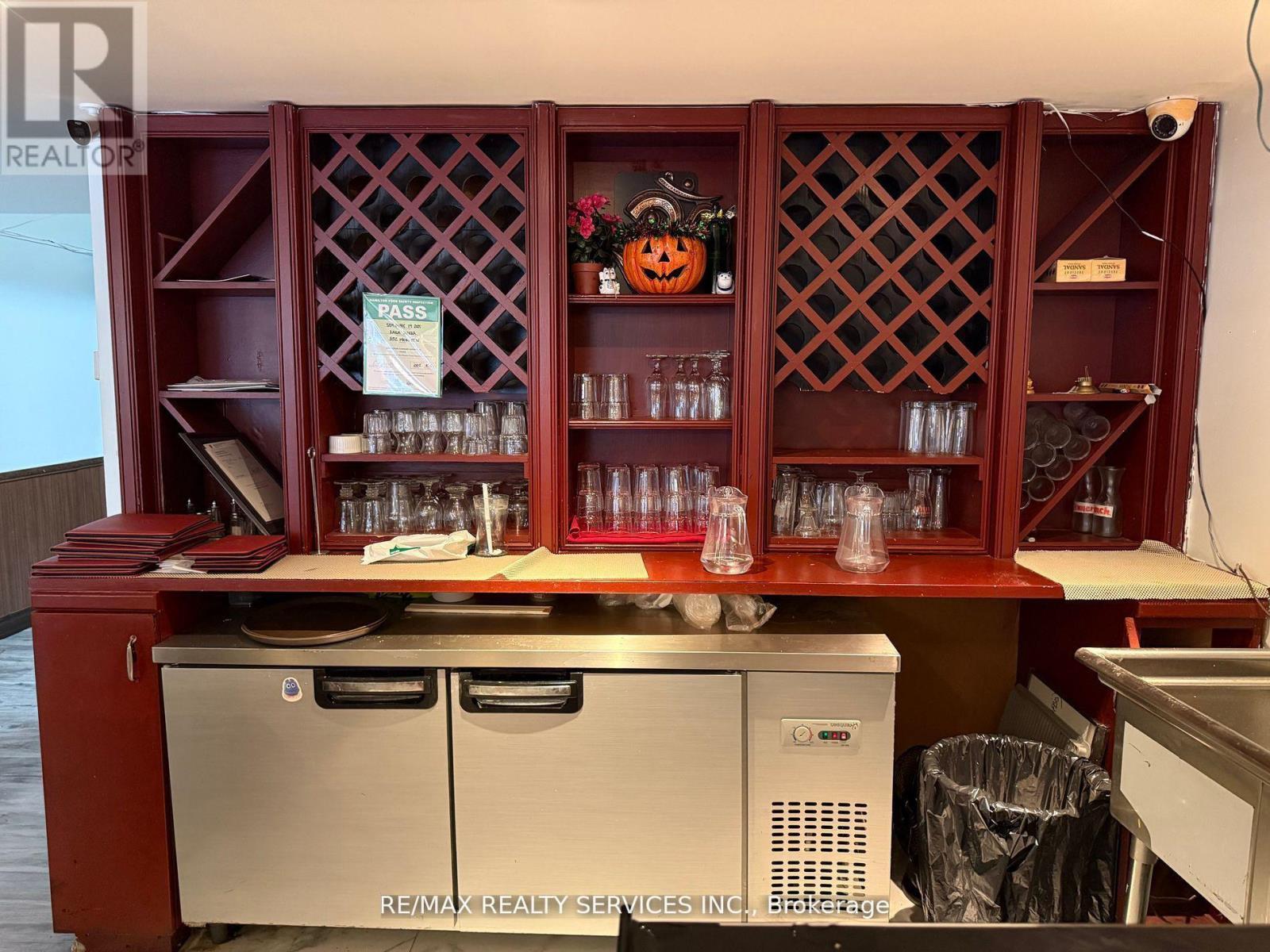 354 Main Street W, Hamilton (Strathcona), Ontario  L8P 1K2 - Photo 9 - X12812892