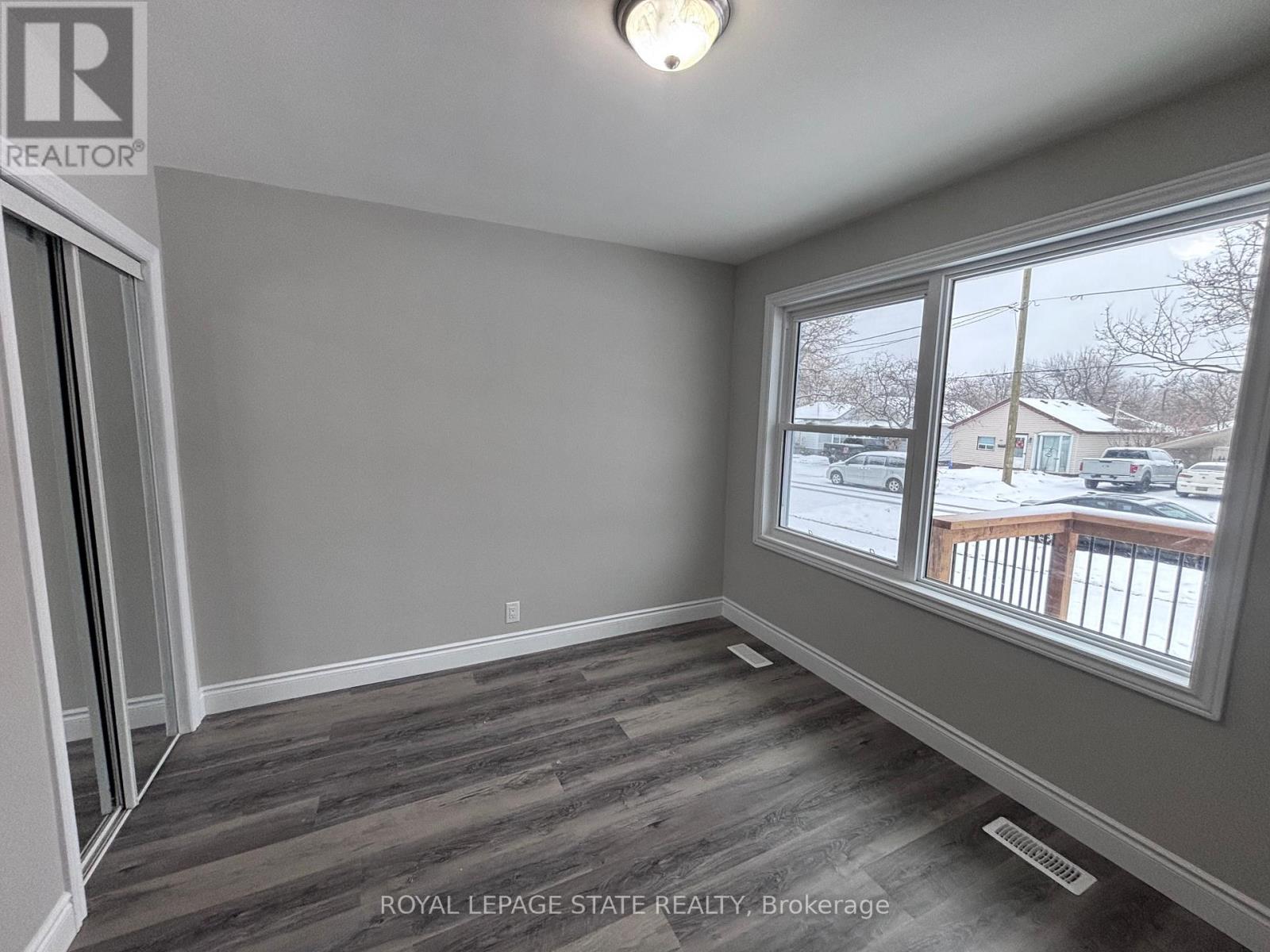 300 East 43rd Street, Hamilton, Ontario  L8T 3C7 - Photo 14 - X12812908