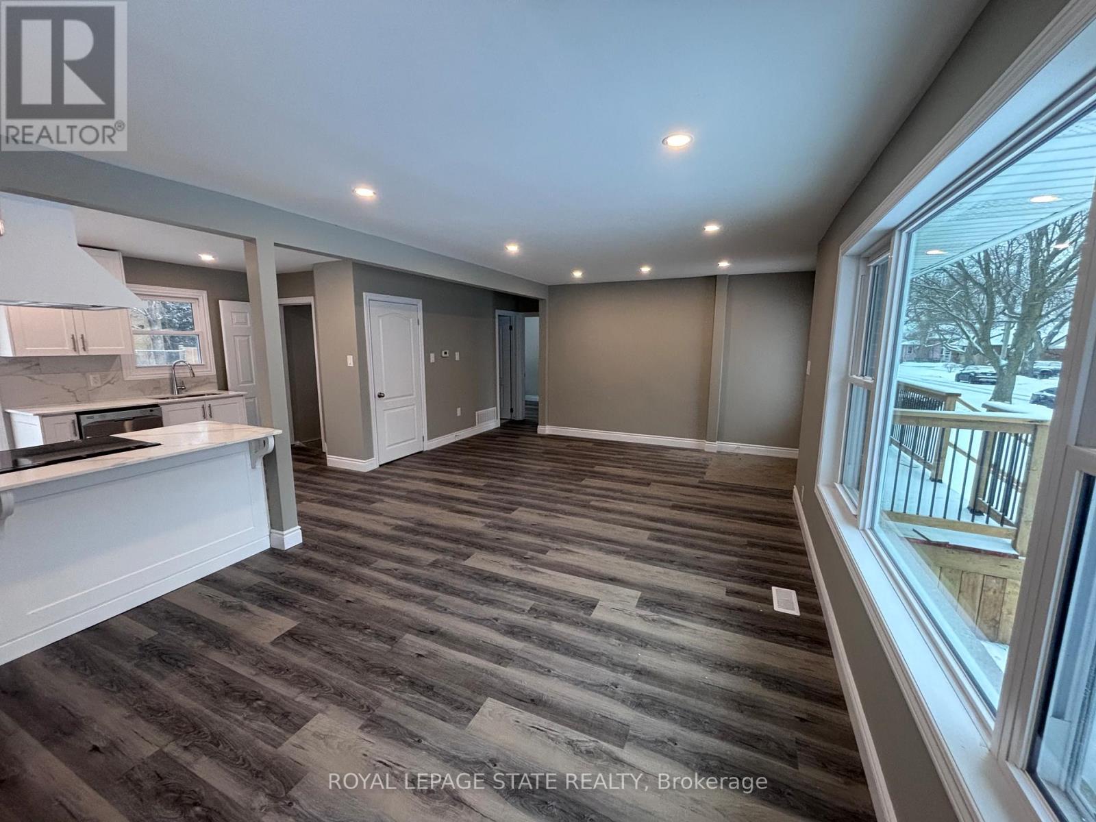 300 East 43rd Street, Hamilton, Ontario  L8T 3C7 - Photo 7 - X12812908