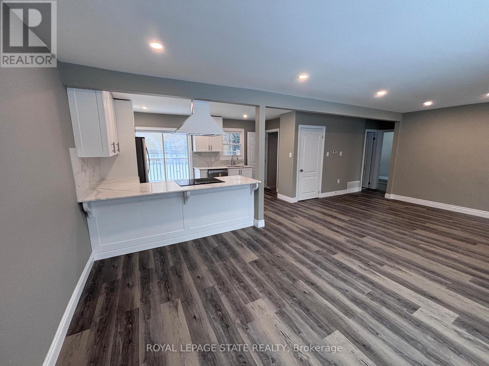 300 East 43rd Street, Hamilton, Ontario  L8T 3C7 - Photo 8 - X12812908