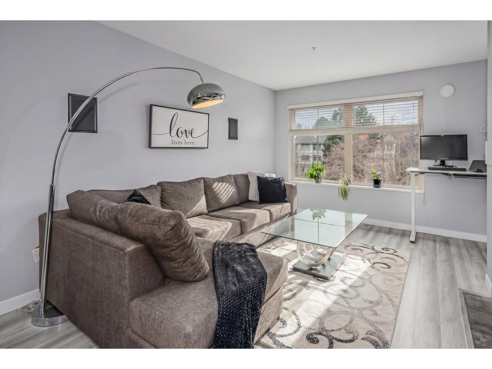 417 15210 Guildford Drive, Surrey, British Columbia  V3R 0X7 - Photo 2 - R3092551