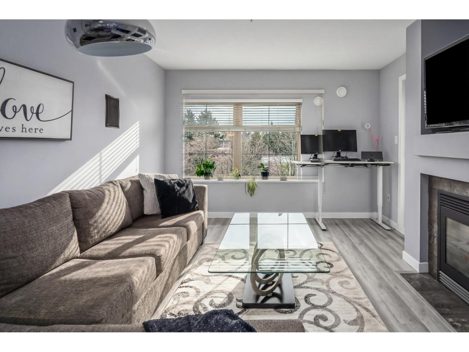 417 15210 Guildford Drive, Surrey, British Columbia  V3R 0X7 - Photo 3 - R3092551