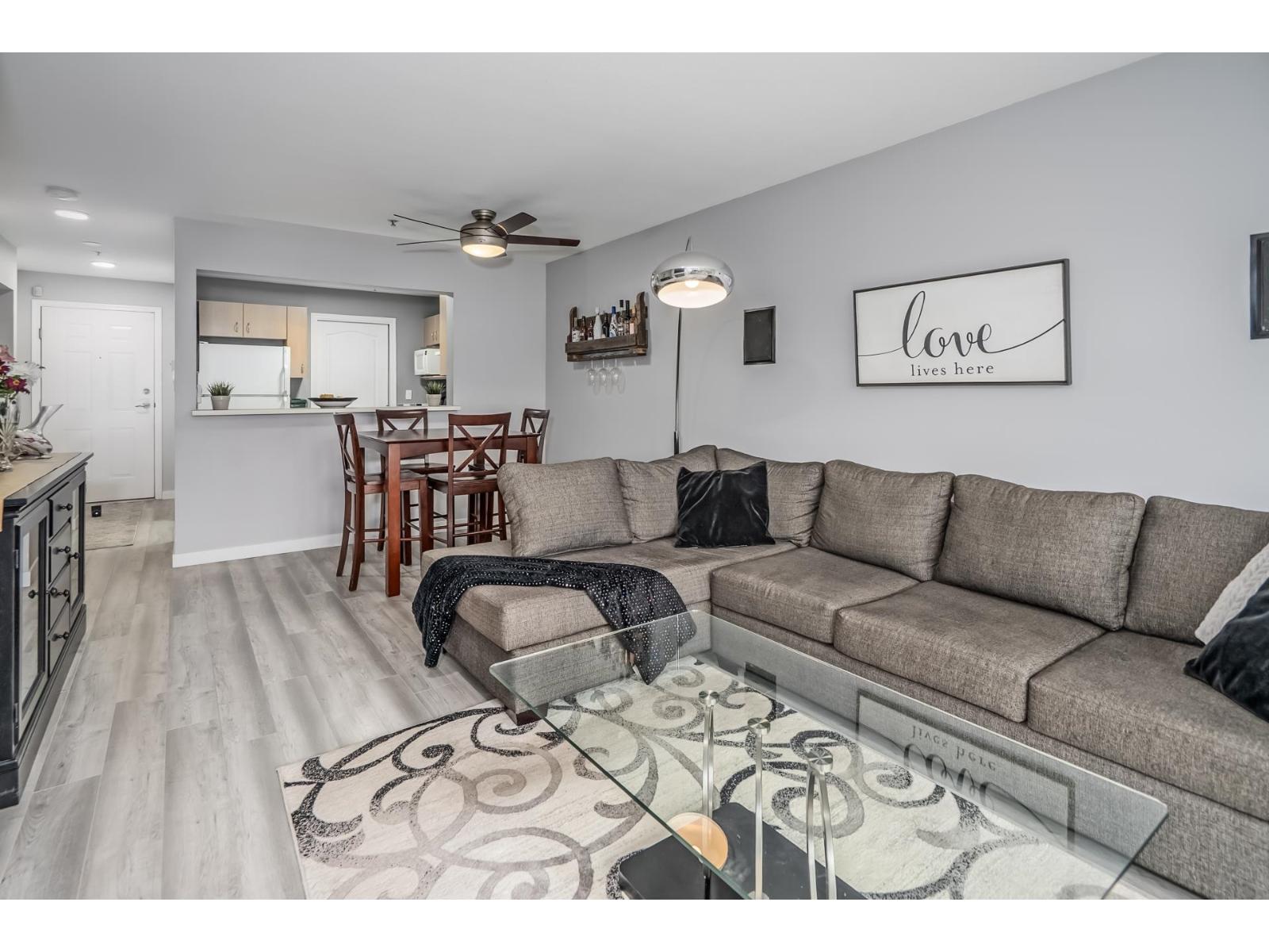 417 15210 Guildford Drive, Surrey, British Columbia  V3R 0X7 - Photo 5 - R3092551