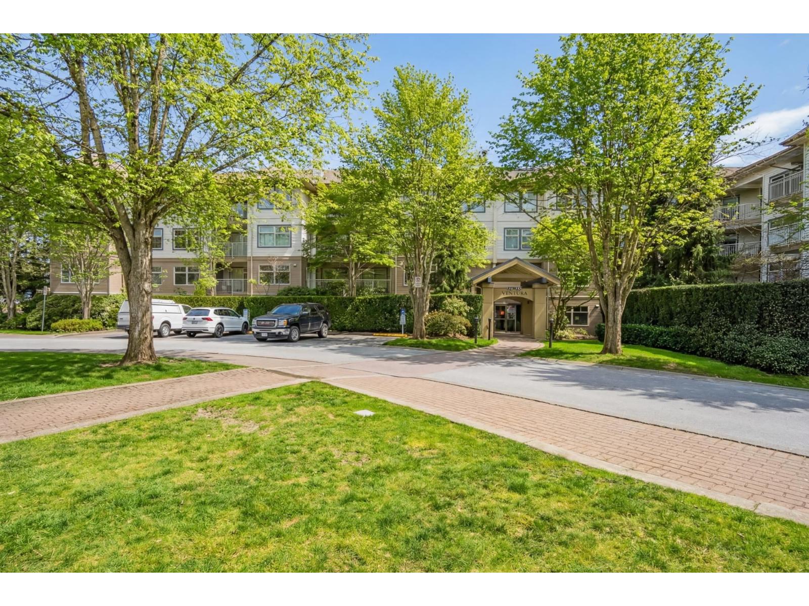 417 15210 Guildford Drive, Surrey, British Columbia  V3R 0X7 - Photo 1 - R3092551