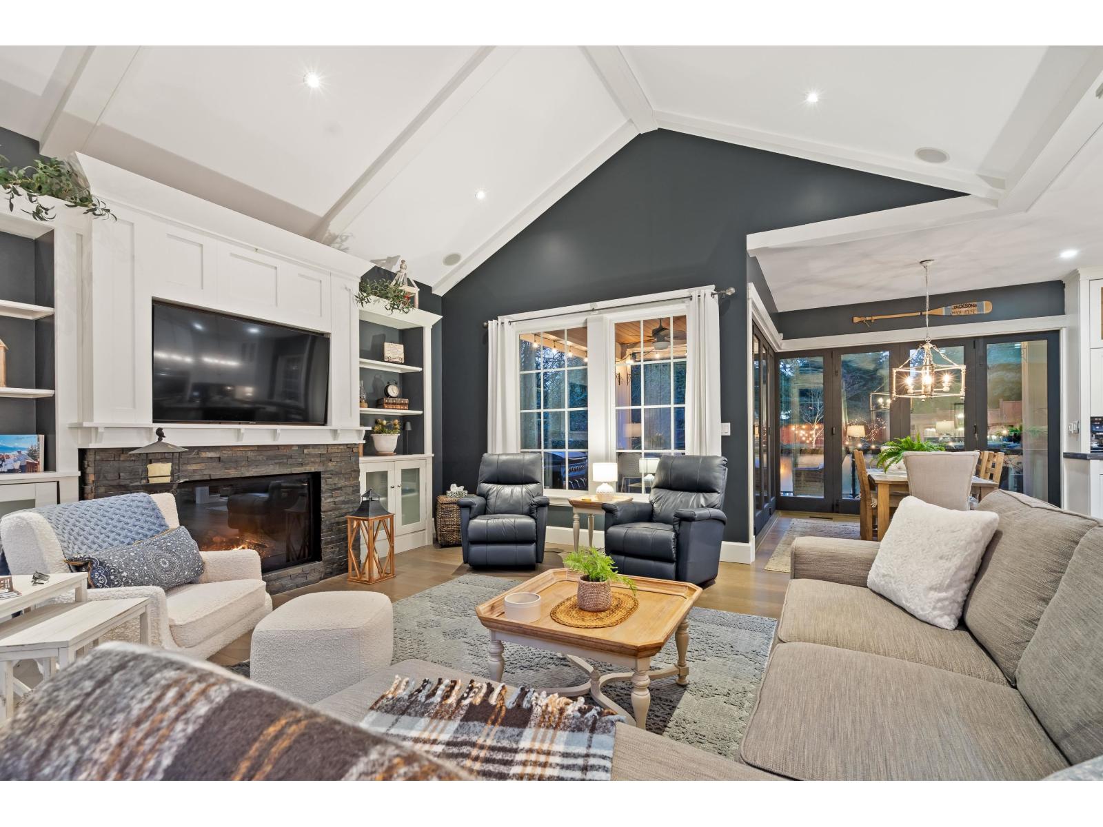 2608 Cedar Drive, Surrey, British Columbia  V4A 3K6 - Photo 4 - R3092287