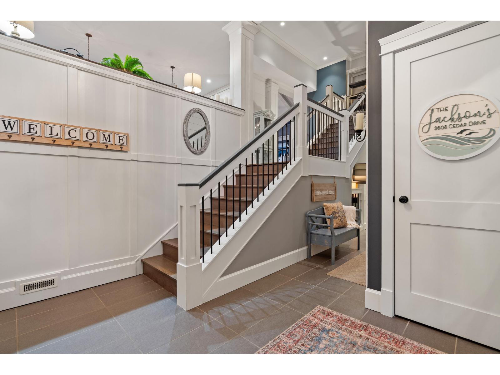 2608 Cedar Drive, Surrey, British Columbia  V4A 3K6 - Photo 2 - R3092287