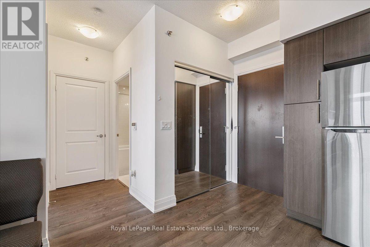 1902 - 65 Speers Road, Oakville, Ontario  L6K 3V5 - Photo 7 - W12813010