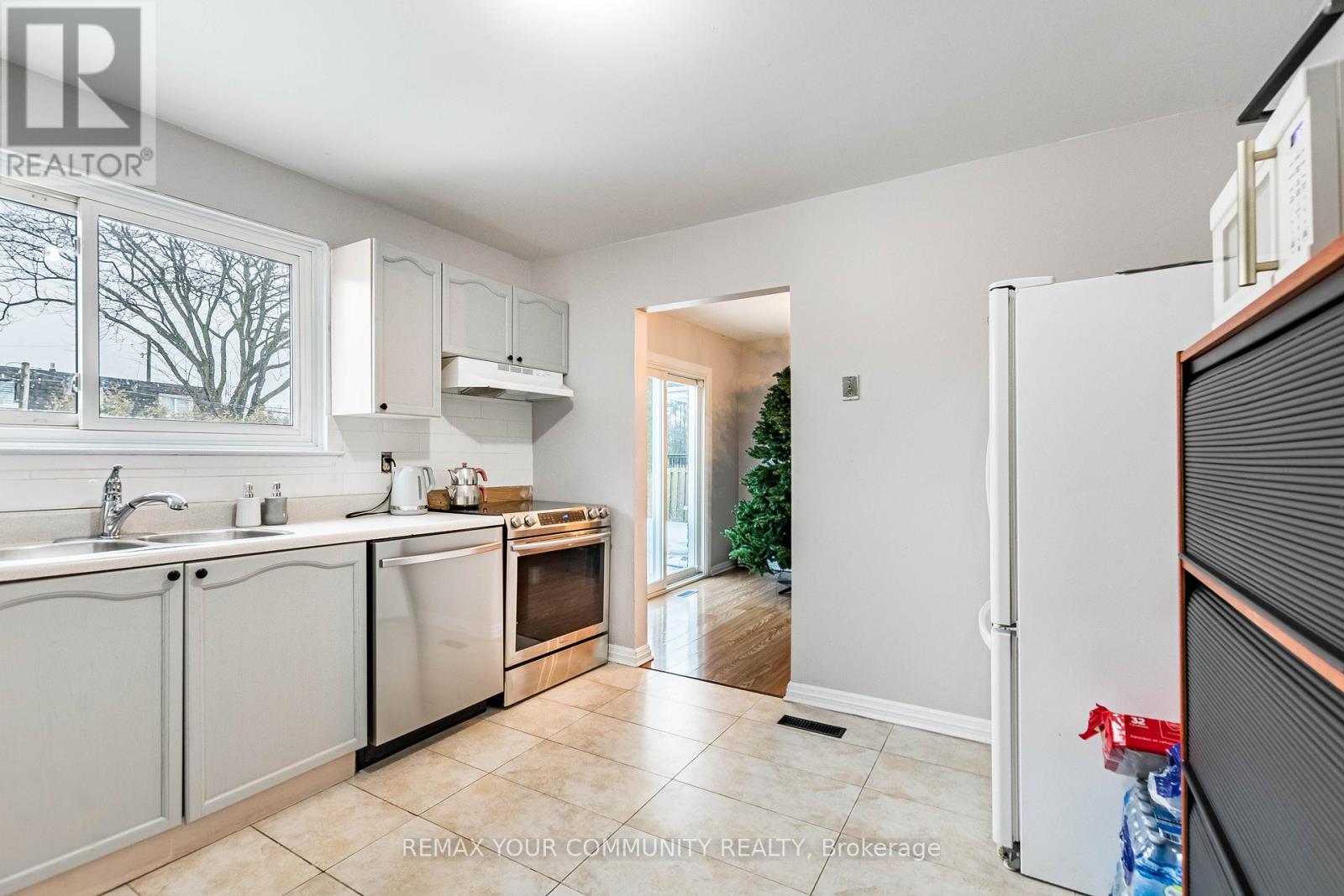 2202 Bridge Road, Oakville, Ontario  L6L 2G3 - Photo 20 - W12811124