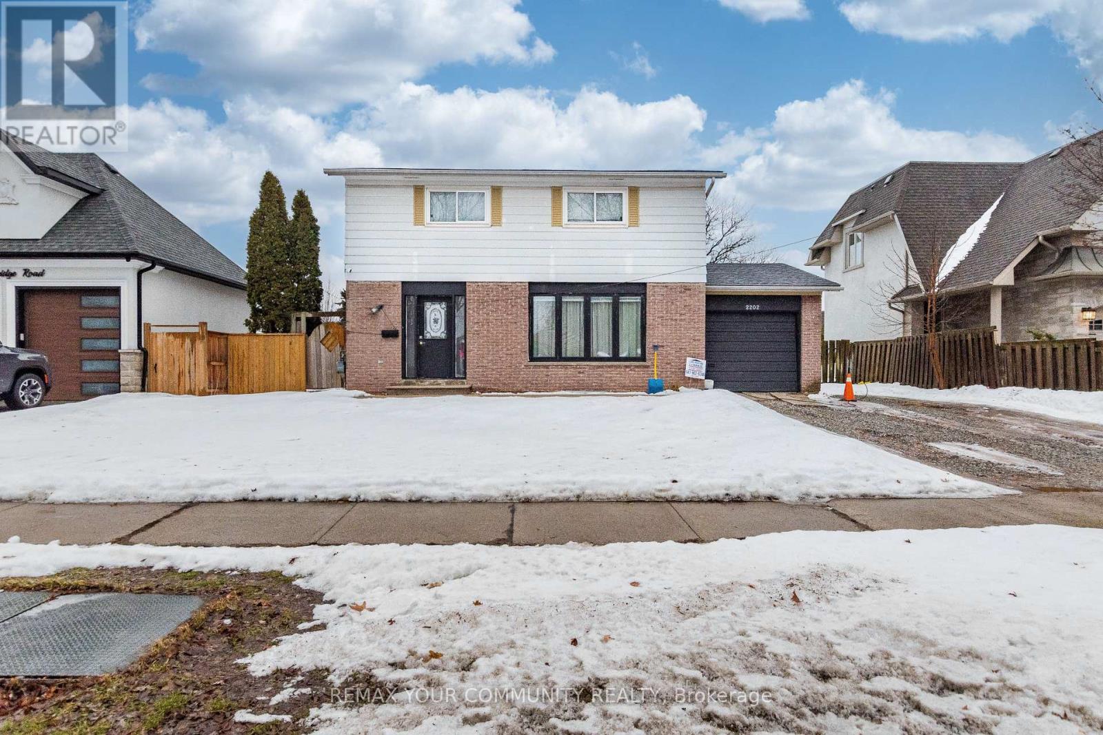 2202 Bridge Road, Oakville, Ontario  L6L 2G3 - Photo 3 - W12811124