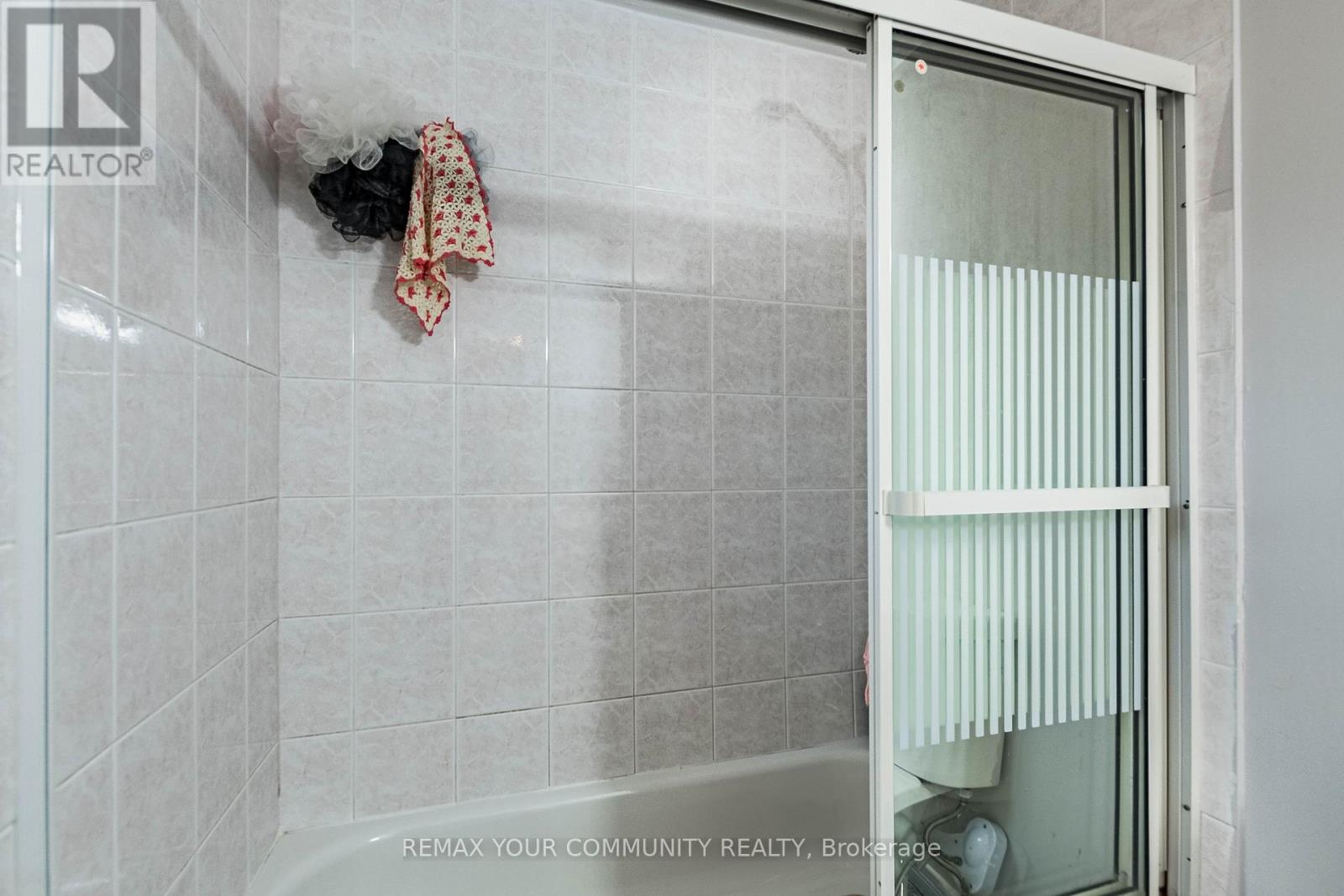 2202 Bridge Road, Oakville, Ontario  L6L 2G3 - Photo 42 - W12811124