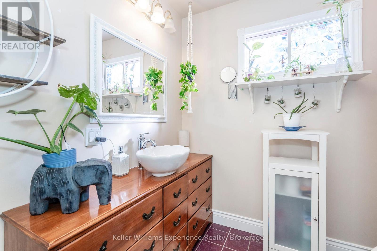 107 Pine Street, Tay (Waubaushene), Ontario  L0K 2C0 - Photo 15 - S12813046