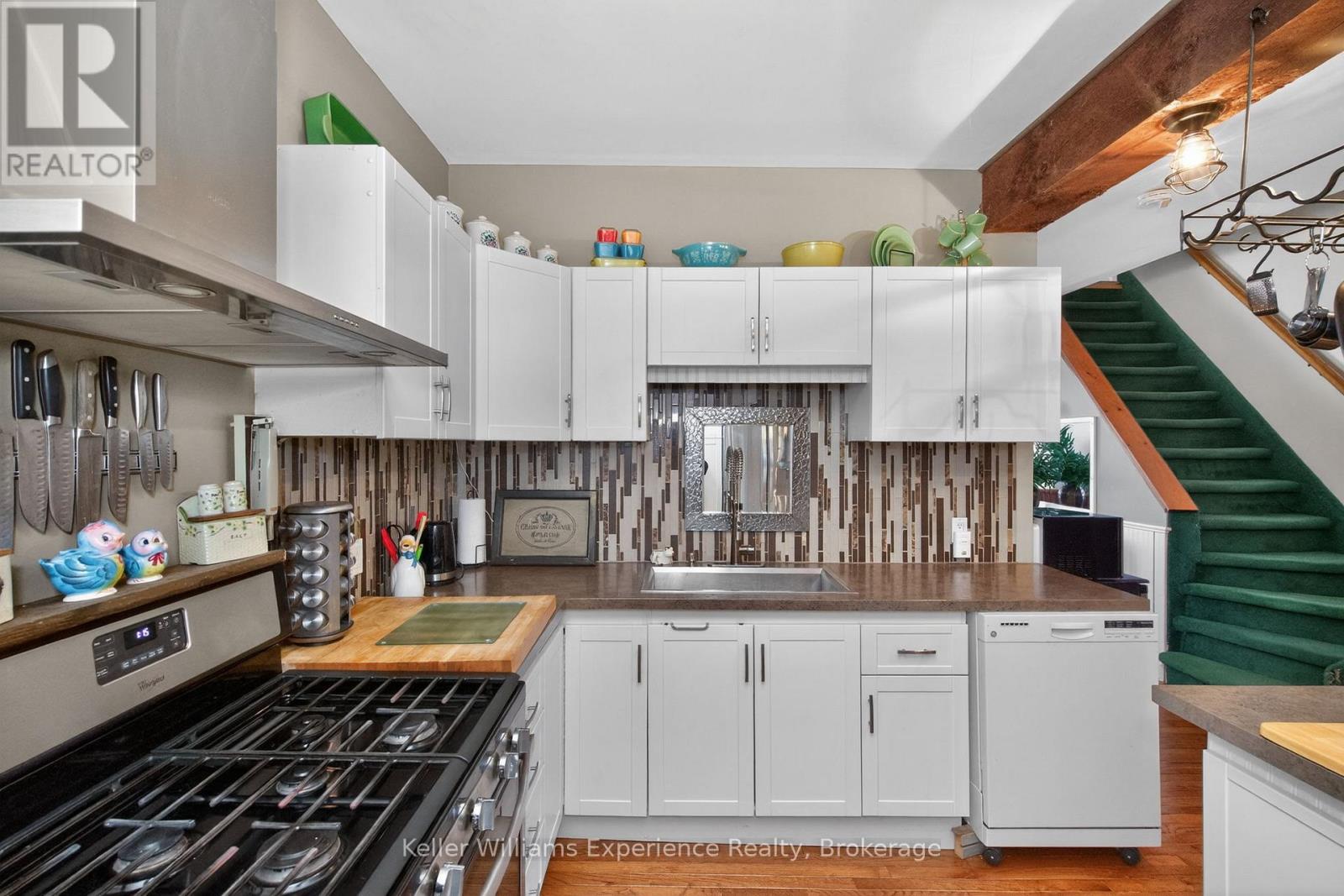 107 Pine Street, Tay (Waubaushene), Ontario  L0K 2C0 - Photo 4 - S12813046