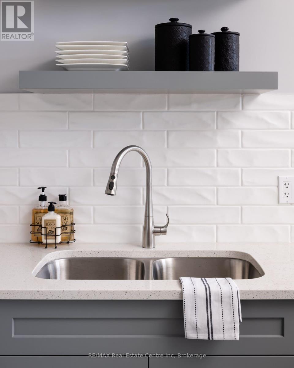 186 Bridge Crescent, Minto, Ontario  N0G 2P0 - Photo 4 - X12813062