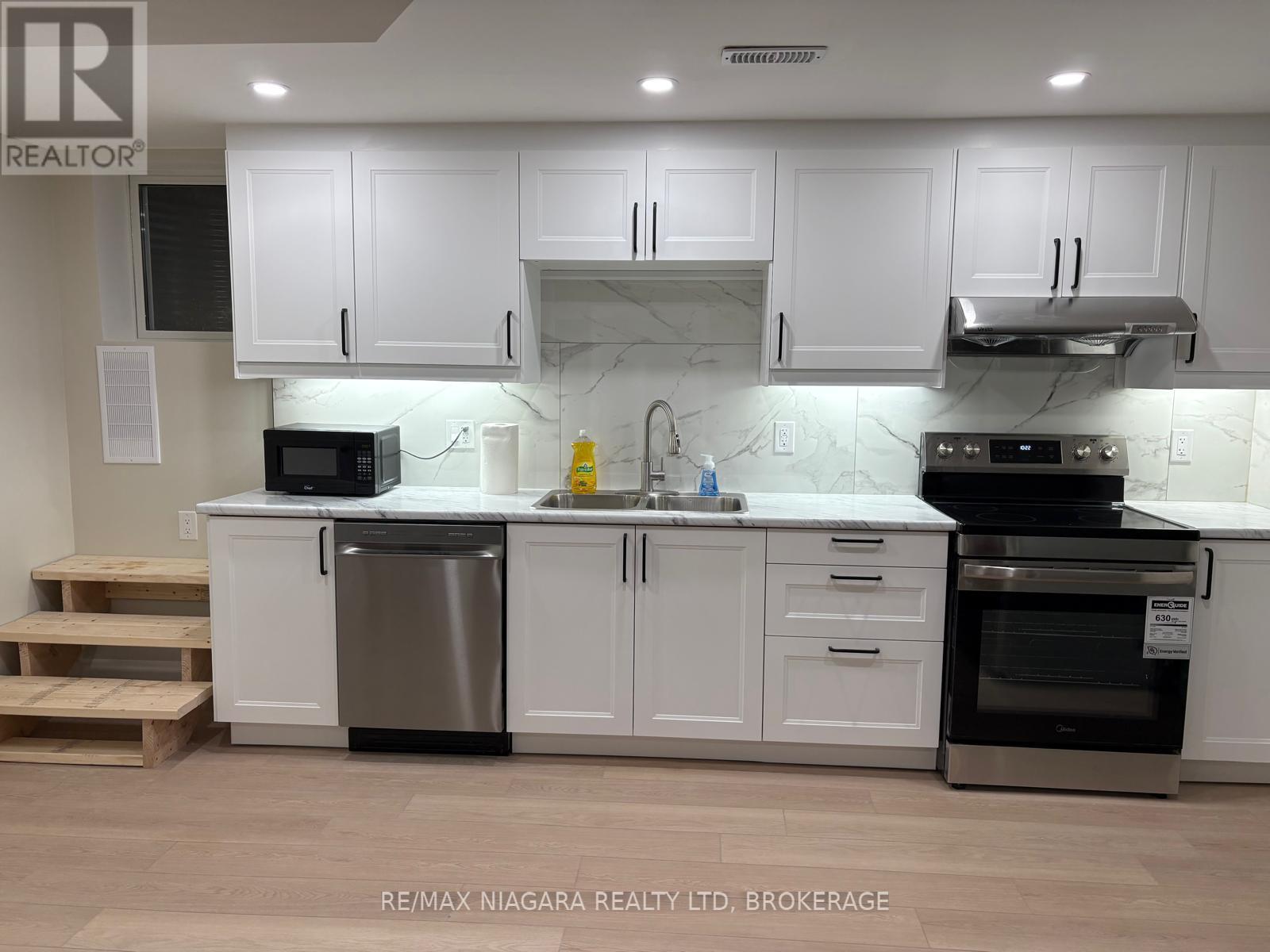 Bsmt - 26 Shadow Court, Hamilton, Ontario L9A 5K4 - Photo 2 - X12813024