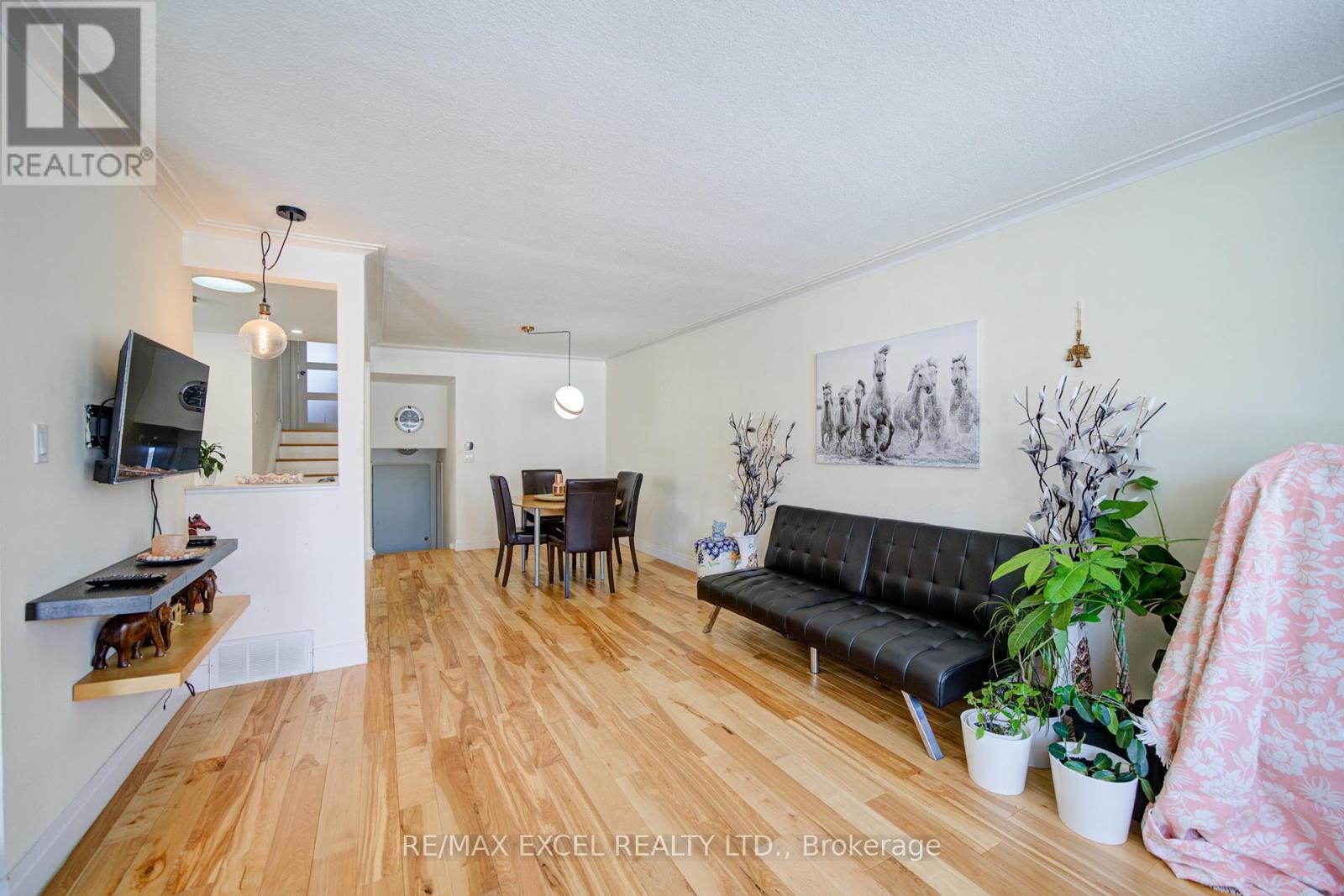 80 Sherwood Forest Drive, Markham, Ontario  L3P 1R1 - Photo 14 - N12772542