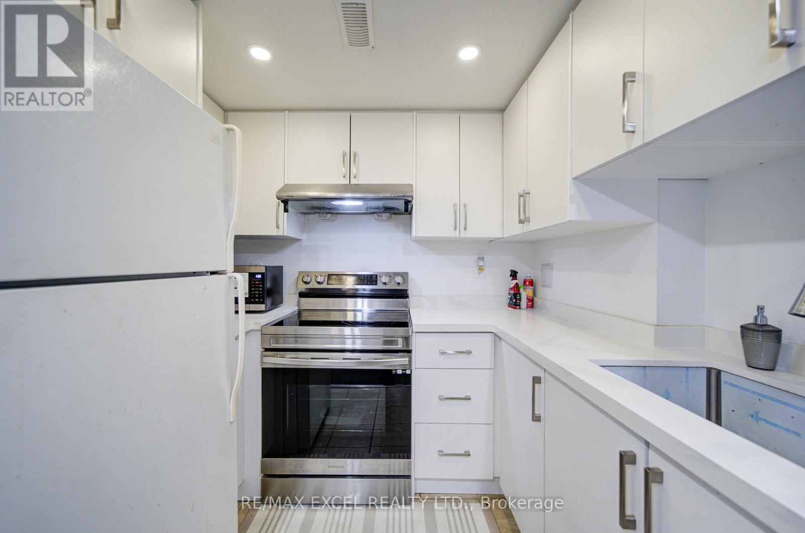 80 Sherwood Forest Drive, Markham, Ontario  L3P 1R1 - Photo 27 - N12772542