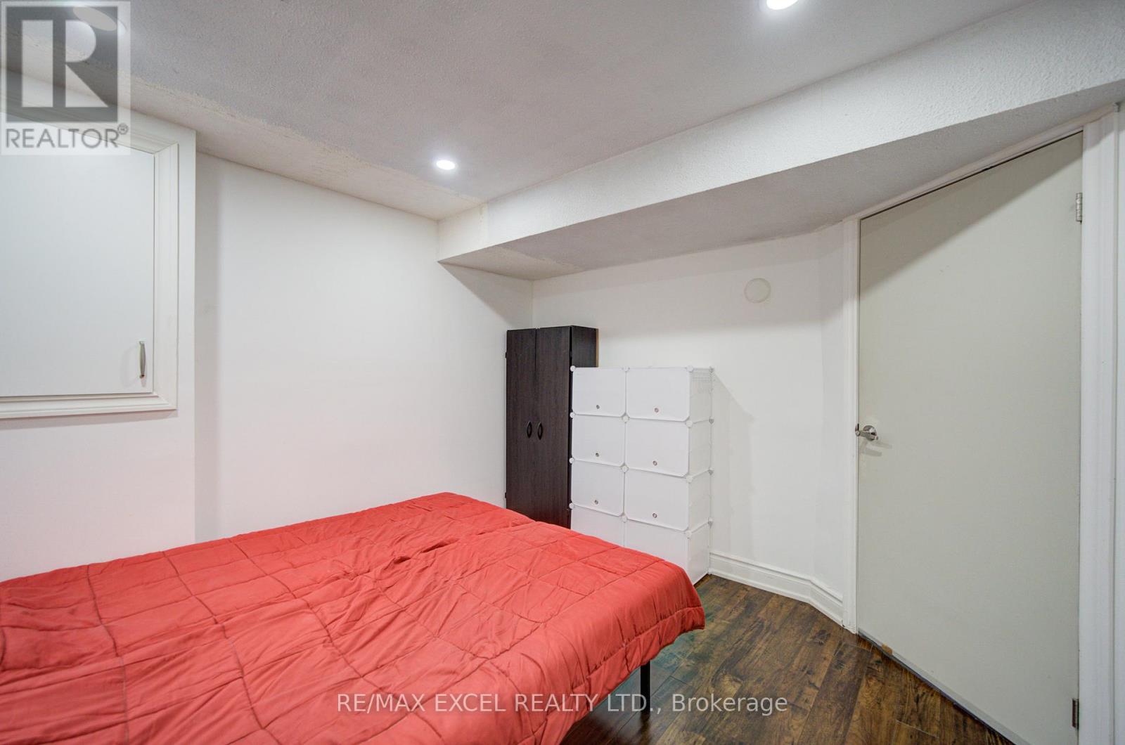 80 Sherwood Forest Drive, Markham, Ontario  L3P 1R1 - Photo 28 - N12772542