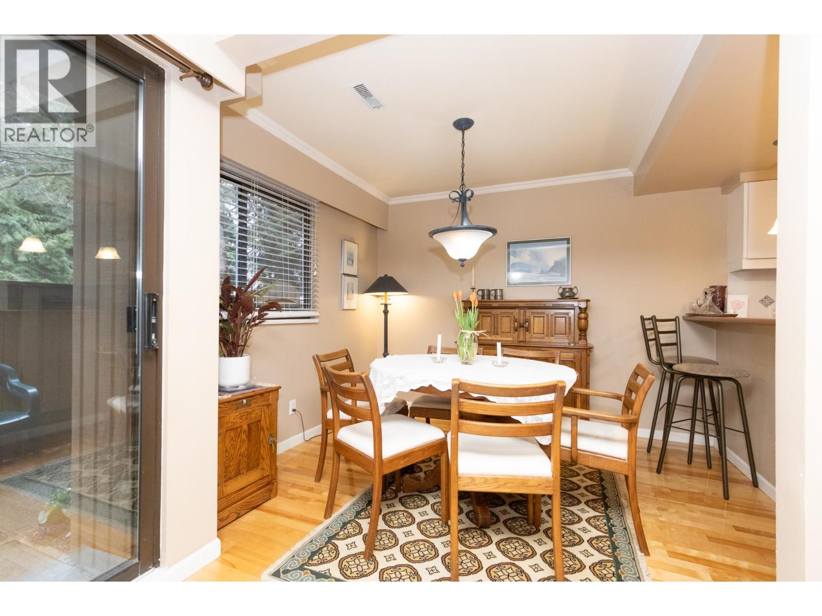 2050 Purcell Way, North Vancouver, British Columbia  V7J 3K3 - Photo 3 - R3092544