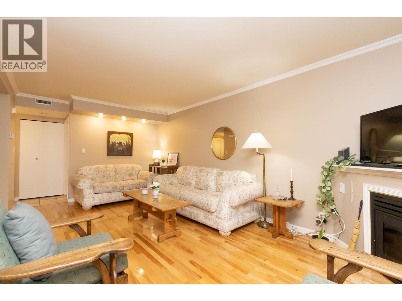 2050 Purcell Way, North Vancouver, British Columbia  V7J 3K3 - Photo 8 - R3092544