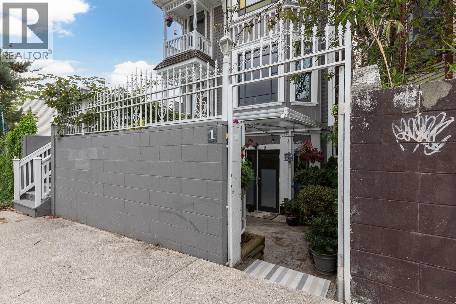 1 451 E Pender Street, Vancouver, British Columbia  V6A 1V2 - Photo 2 - R3092586