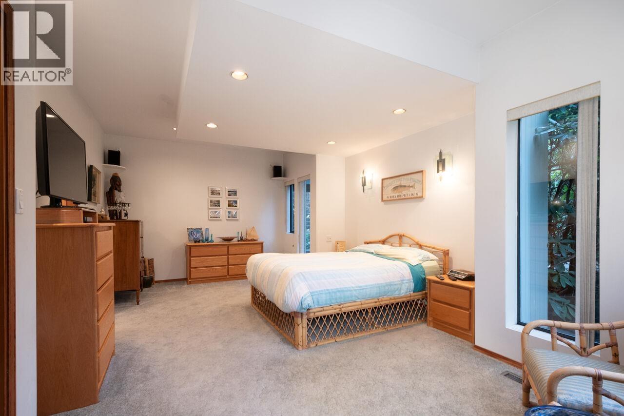 1605 Lockehaven Road, North Vancouver, British Columbia  V7G 2H3 - Photo 17 - R3092540