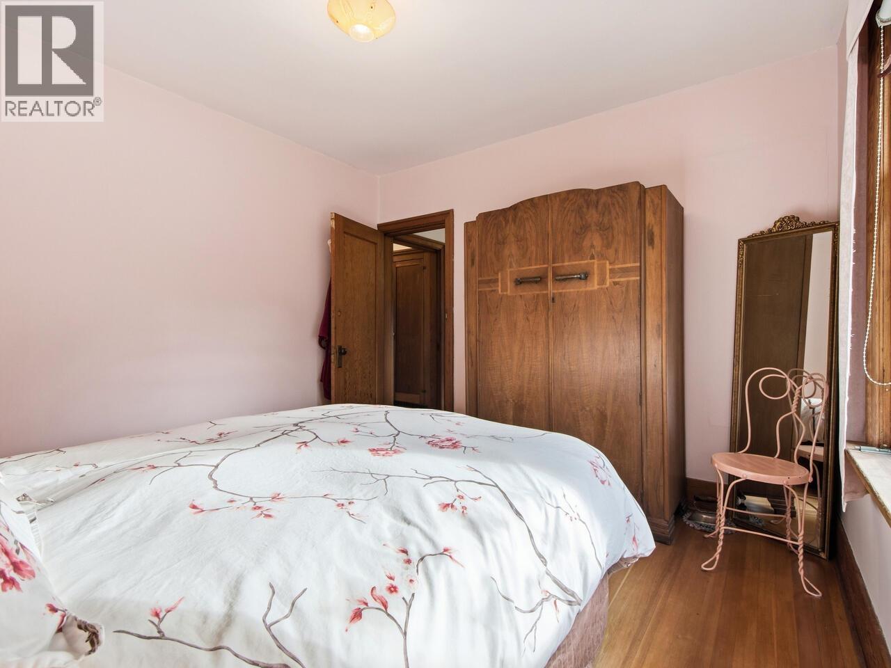 Listing Picture 12 of 23 : 2076 TURNER STREET, Vancouver / 溫哥華 - 魯藝地產 Yvonne Lu Group - MLS Medallion Club Member