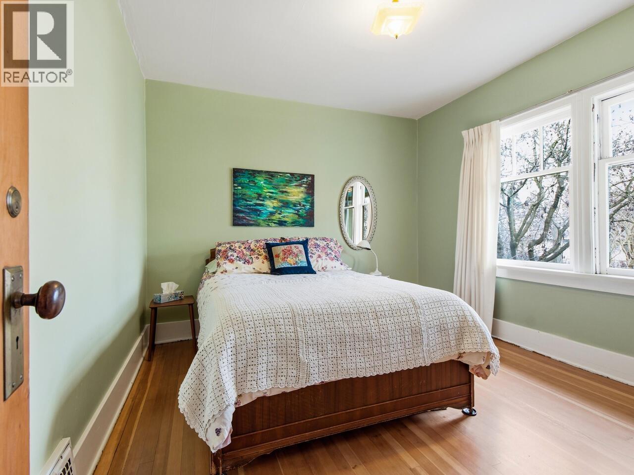 Listing Picture 13 of 23 : 2076 TURNER STREET, Vancouver / 溫哥華 - 魯藝地產 Yvonne Lu Group - MLS Medallion Club Member