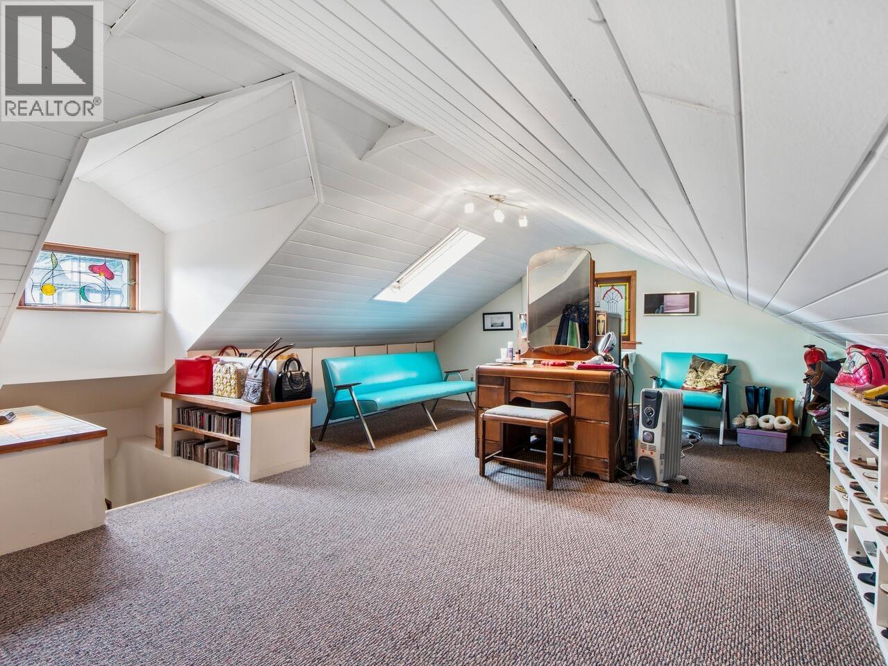 Listing Picture 15 of 23 : 2076 TURNER STREET, Vancouver / 溫哥華 - 魯藝地產 Yvonne Lu Group - MLS Medallion Club Member