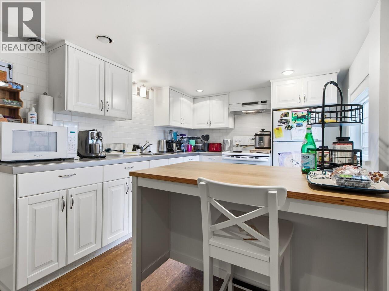 Listing Picture 19 of 23 : 2076 TURNER STREET, Vancouver / 溫哥華 - 魯藝地產 Yvonne Lu Group - MLS Medallion Club Member