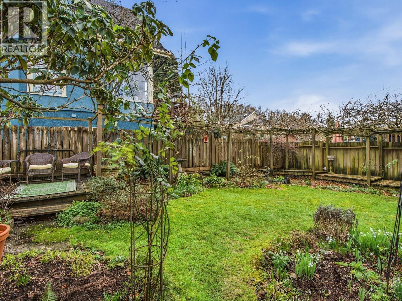 Listing Picture 22 of 23 : 2076 TURNER STREET, Vancouver / 溫哥華 - 魯藝地產 Yvonne Lu Group - MLS Medallion Club Member