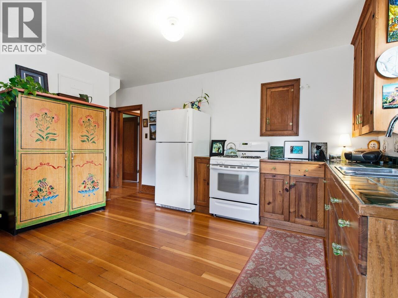 Listing Picture 8 of 23 : 2076 TURNER STREET, Vancouver / 溫哥華 - 魯藝地產 Yvonne Lu Group - MLS Medallion Club Member