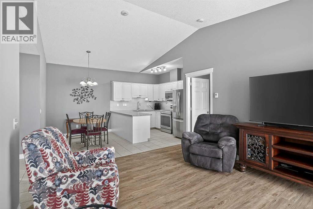 303, 149 Mcrae Street, Okotoks, Alberta  T1S 2H4 - Photo 3 - A2284379