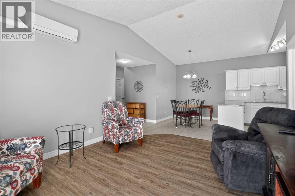303, 149 Mcrae Street, Okotoks, Alberta  T1S 2H4 - Photo 5 - A2284379