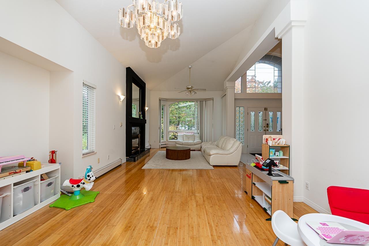 10132 156 Street, Surrey, British Columbia  V3R 4L5 - Photo 5 - R3092479