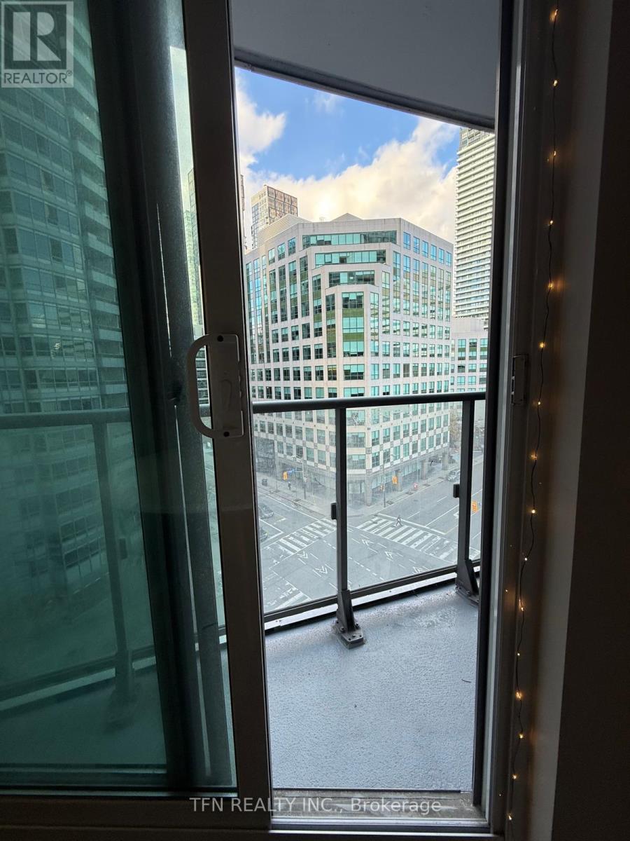 911 - 361 Front Street W, Toronto (Waterfront Communities), Ontario  M5V 3R5 - Photo 6 - C12812988